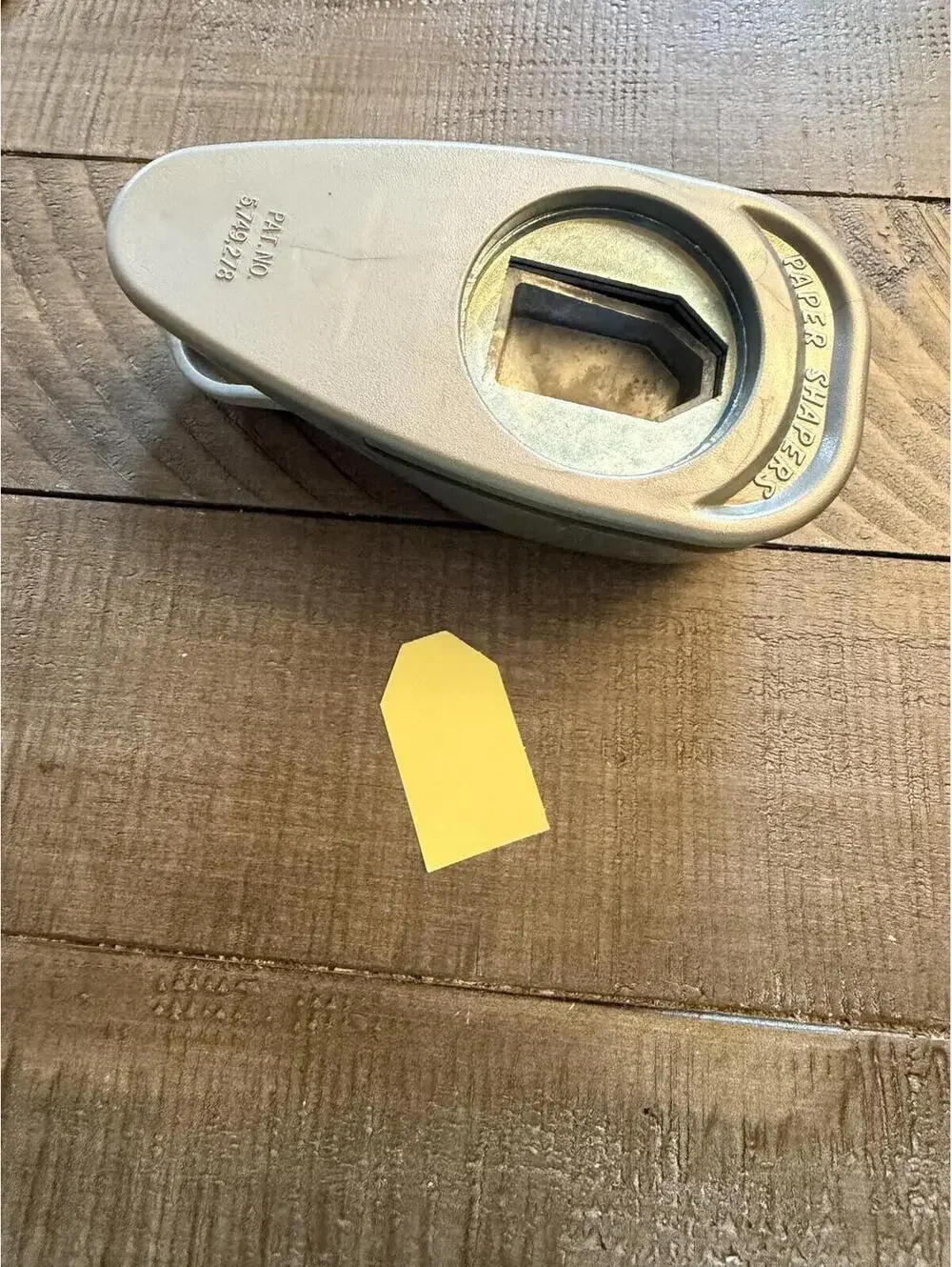 EK Success tag shape punch